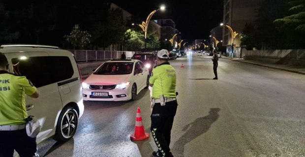 Trafik kurallarını ihlal eden sürücülere idari para cezası uygulandı