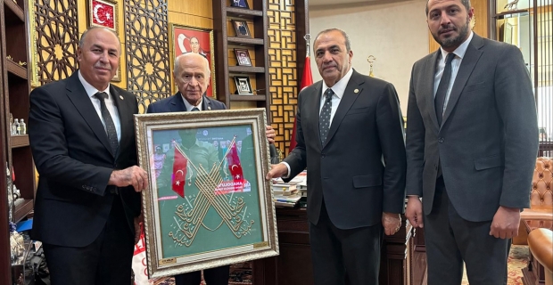 Devlet Bahçeli’ye ziyaret: 3 Ekim’de Alaca’daki açılışa davet ettiler