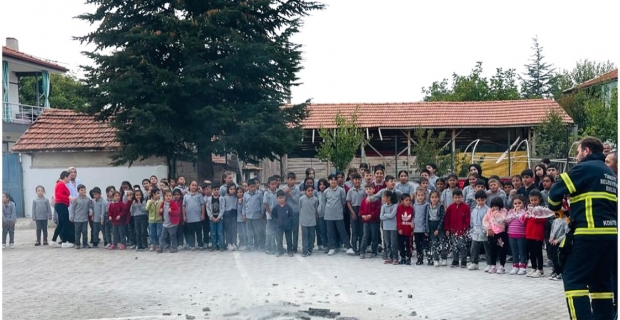 Alaca İtfaiyesi’nden Fatih İlköğretim Okulu’nda başarılı yangın tatbikatı