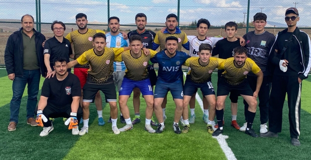 Alaca’da futbol coşkusu başladı: Gençler sahada, heyecan dorukta!