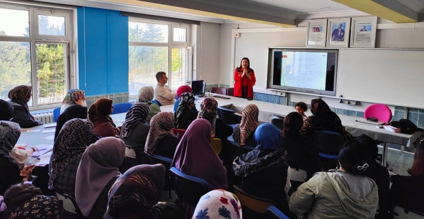 Alaca’da 'Aile ve Mahremiyet Bilinci Eğitimleri' yoğun ilgi gördü