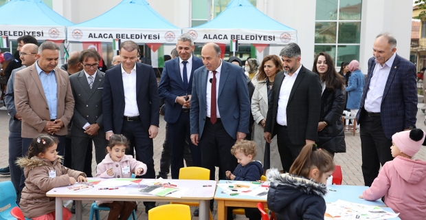 Alaca’da Minik Kalplerden Filistin’e destek kermesi