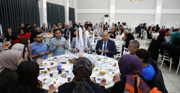 Belediye’den ‘Öğretmenler’ onuruna yemek