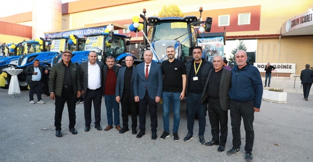 Tarım Fuarı’nda üreticilerle buluştular: ‘Çiftçi gülerse cihan güler’