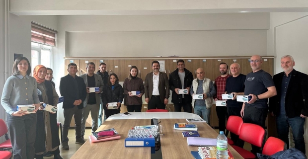 Alaca’daki eğitim çalışanlarına anlamlı ziyaret
