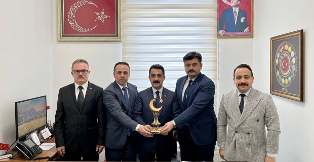 Ülkü Ocakları Başkanlarından Orhan Tosik’e hayırlı olsun ziyareti