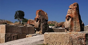 Alacahöyük mü Göbeklitepe mi?