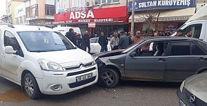 Şehir merkezindeki kaza ucuz atlatıldı