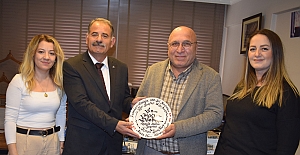 İsmail Gençkurt’tan anlamlı hediye