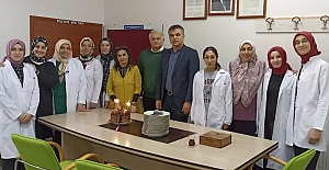 Öğretmenler Günü’ne pastalı kutlama