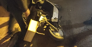 Yakalanacaklarını anlayınca çaldıkları motosikleti bırakıp kaçtılar