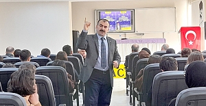 Prof. Dr. Mustafa Böyükata, Alaca Fen Lisesi öğrencileri ile buluştu
