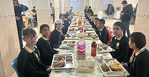 Öğrencilerle iftarda buluştular