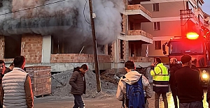 Alaca'da Yangın Alarmı: İnşaat Malzemeleri Kül Oldu
