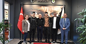 Alacalı İkizler "O Ses Türkiye’ yarışmasında yarı finale yükseldi