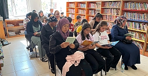 Alaca'da öğrenci ve veliler kütüphanede buluştu