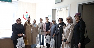 MHP’li Kadınlardan Ebeler Günü Kutlaması