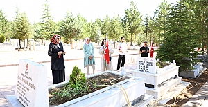 15 Temmuz’un anlamı Şehitlikte yaşatıldı: Alaca’da duygu dolu ziyaret