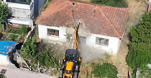 Alaca’da tehlike saçan yapılar tek tek yok ediliyor