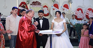 Alaca Belediye Başkanı Şerif Arslan, kızını evlendirdi