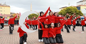 102. yıla coşkulu kutlama