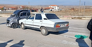 Alaca'da kaza: 3 kişi yaralandı