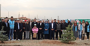 Alaca’da Milli Ağaçlandırma Günü’nde yüzlerce fidan toprakla buluşturuldu