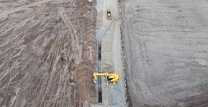 Alaca’da yılların kanal sorunu çözüme kavuşuyor: Sokaklar soğuk asfaltla yenileniyor