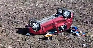 Yürekleri ağızlara getiren kaza: Otomobil 6 metre yükseklikten aşağı düştü!