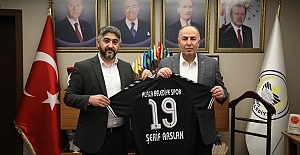 Alaca Belediyespor’dan Başkan Arslan’a ziyaret: Yeni sezon forması takdim edildi