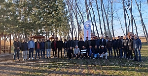 bEğitim Bir-Sen üyeleri piknikte.../b