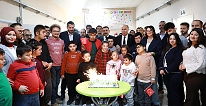 MHP’den Alaca Özel Eğitim Uygulama Okuluna ziyaret