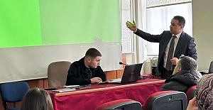 Alaca Ülkü Ocakları öğrencilere UOUZEM projesini tanıttı