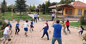 Başkan Şaltu, çocuklarla oyun oynadı