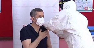 Milli Eğitim Bakanı Selçuk, Covid-19 aşısı yaptırdı