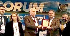 İsmail Gençkurt'a plaket