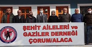 Şehit yakınları ve gazilerle sohbet etti