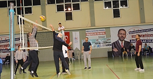 Voleybol Turnuvası’nda ilk maçlar başladı