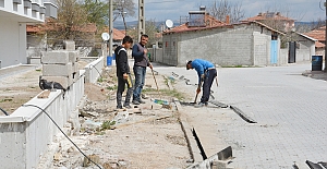 Kaldırım çalışmaları devam ediyor