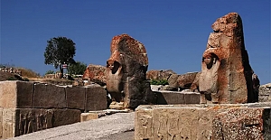 Alacahöyük mü Göbeklitepe mi?