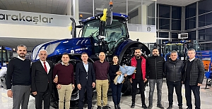Türkiye’nin en büyük traktörü Alacalı çiftçinin oldu
