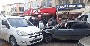 Şehir merkezindeki kaza ucuz atlatıldı