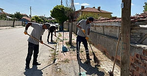 Cadde ve sokaklar temizleniyor