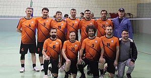 Voleybol turnuvası nefes kesiyor