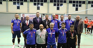 Voleybolda İlçe Milli Eğitim Müdürlüğü takımı Şampiyon oldu