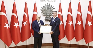 İş İnsanı Üzeyir Şahin’e Şükran Belgesi