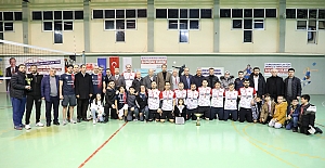 Voleybol Turnuvasının şampiyonu Alaca Önder oldu