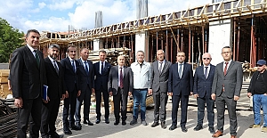 Vali Dağlı, Selin Şahin Ortaokulu inşaatında incelemelerde bulundu