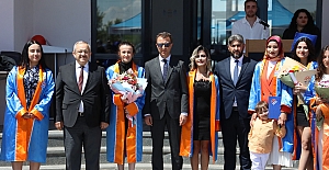 İlk üçe girenlere Boğaziçi Vakfı tarafından başarı bursu