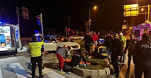 Kontrolden çıkan otomobil yaya kaldırımına çıktı: 2 yaralı